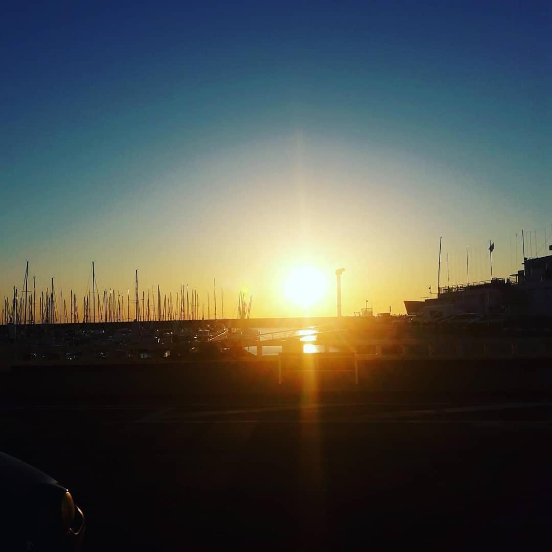 Hotel Lesembruns Le Havre Pokoj fotografie
